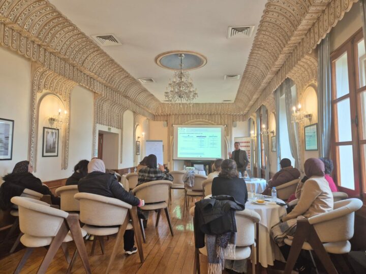 Animation d’une session de formation sur la protection sociale à Tanger