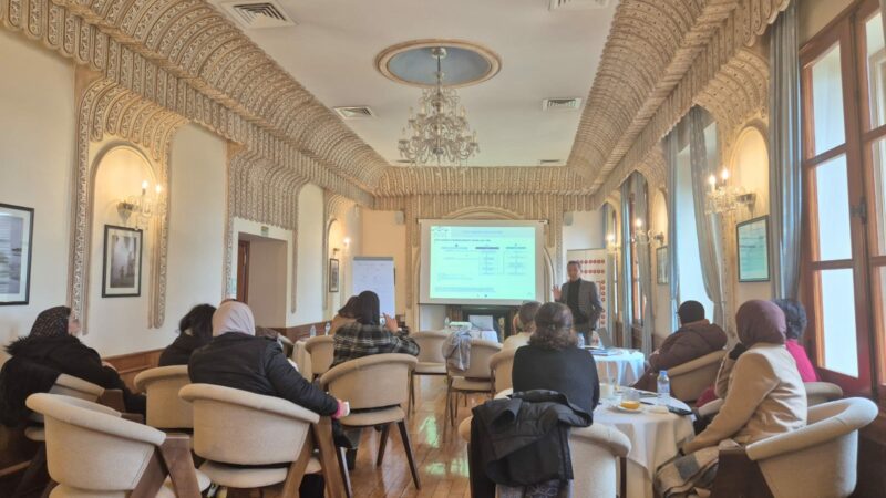 Animation d’une session de formation sur la protection sociale à Tanger
